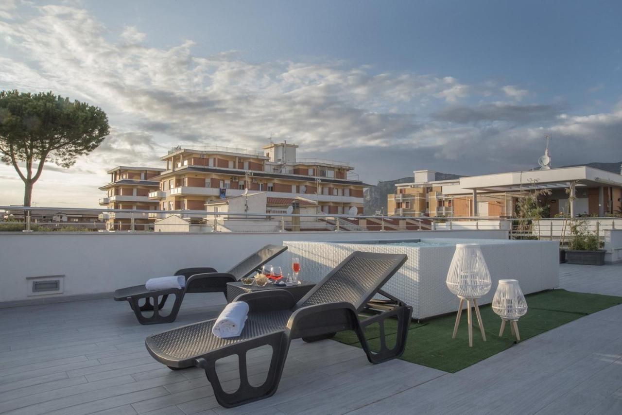 Acca Residence Террачина Экстерьер фото